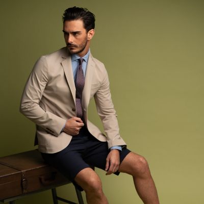 Bermuda uomo chinos realizzati in tessuto TECNICO con certificazione